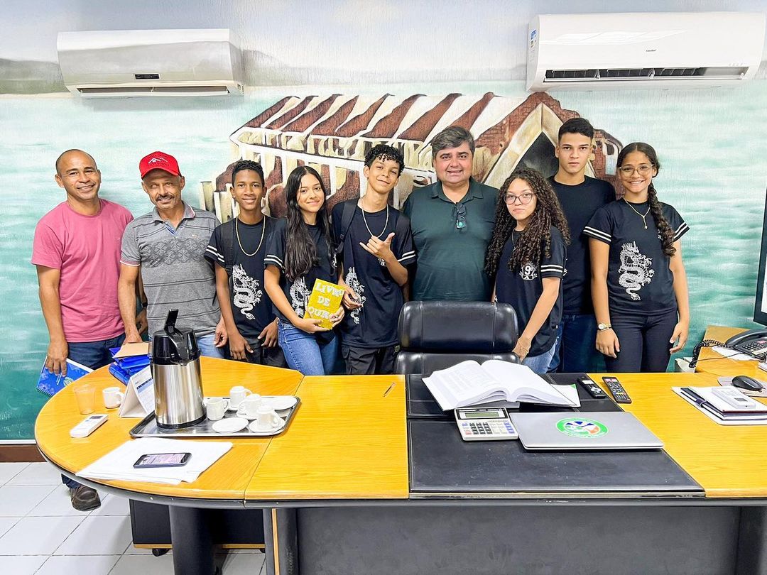 Alunos Da Escola Municipal 7 De Setembro Visitam O Gabinete Do Prefeito