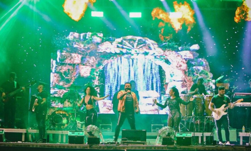 Limão com Mel dá um verdadeiro show de romantismo na 5ª noite da Festa da Padroeira em Tacaratu [Fotos e Vídeo]