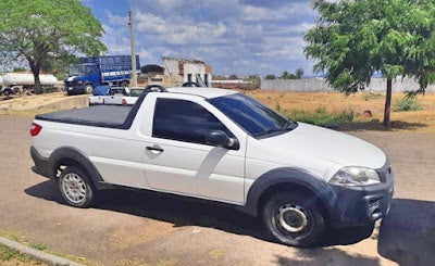 Dois homens são detidos com caminhonete roubada em Cabrobó (PE)