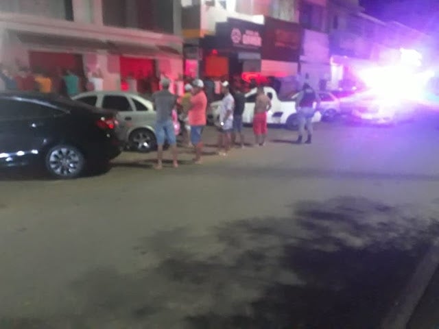 Covid-19: Polícia Militar detém 24 pessoas por aglomeração no Centro de Petrolândia, no Sertão de PE