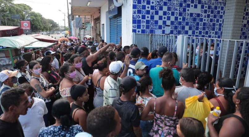 Governo de Pernambuco terá que dar apoio à Caixa na organização na rua das filas do auxílio emergencial