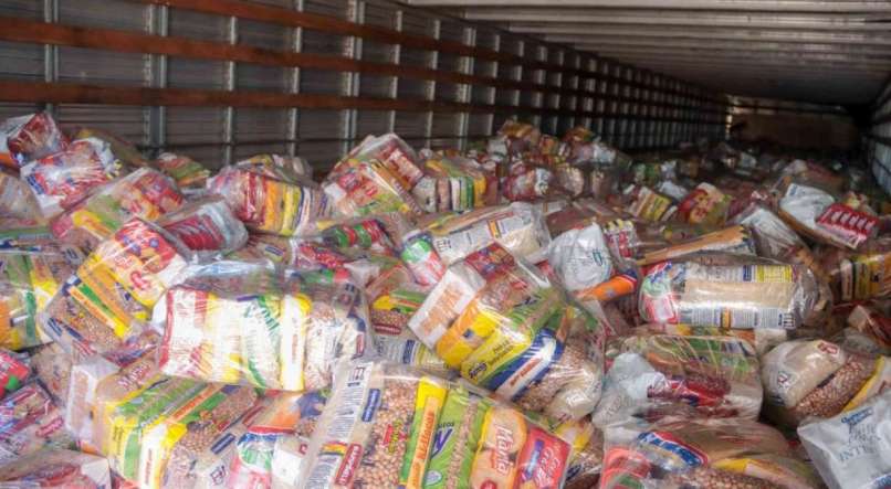 Quantidade de alimentos da cesta entregue pelo Estado frustra guias de turismo de Pernambuco