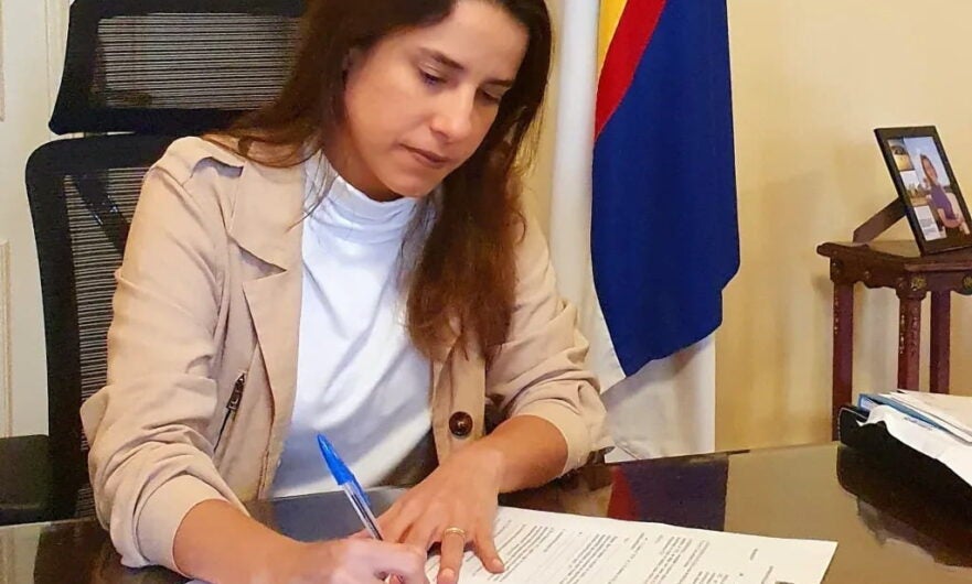 Decreto da governadora Raquel Lyra facilita venda de veículos usados e expande prazo para garantia de isenção de IPVA às pessoas com deficiência