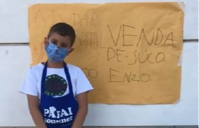 Garoto de seis anos arrecada R$ 100 com venda de sucos e doa dinheiro para hospital comprar respiradores