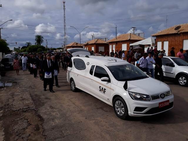 Familiares, autoridades e amigos se despedem do vereador Romero Gomes em Cabrobó (PE)