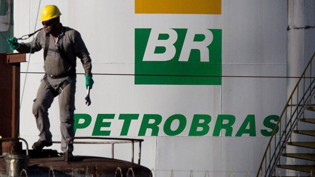 Petrobras reduz preço da gasolina e do diesel para distribuidoras