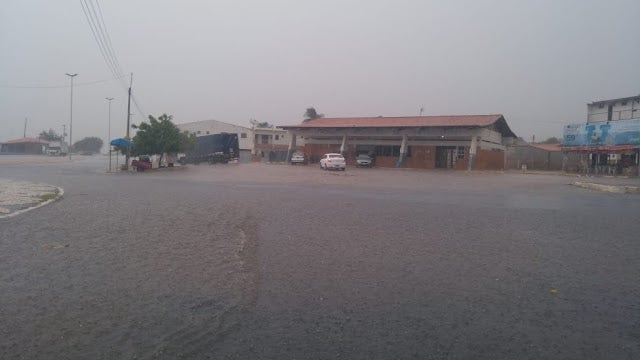 Petrolândia registra chuva forte nessa quarta (4) [Fotos]