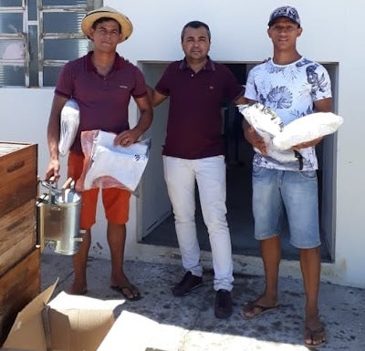 Apicultores de Petrolândia são beneficiados pela Codevasf com kits apícolas; ação foi através do deputado Fernando Filho e do Vereador Dedé de França