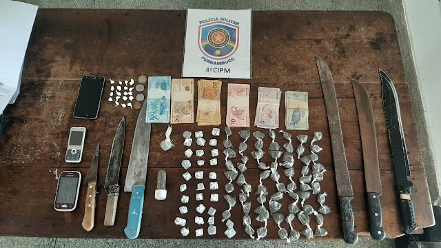 Flagrante: Homem é preso por tráfico de drogas em Petrolândia, no Sertão de PE