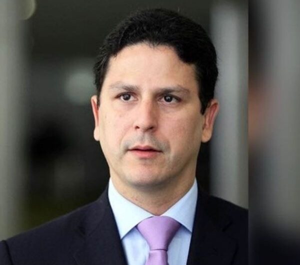 Bruno Araújo defende que Fernando de Noronha não seja federalizado
