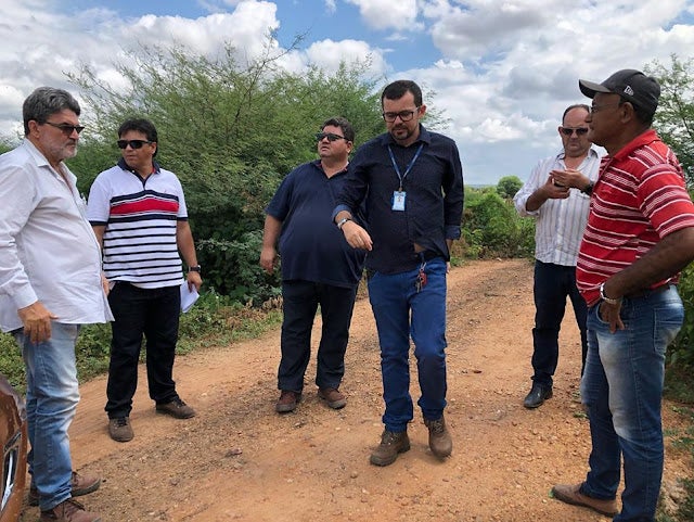 Representantes da empresa responsável pela obra de recuperação e ampliação do Saneamento de Petrolândia, visitam locais que será realizadas as principais intervenções