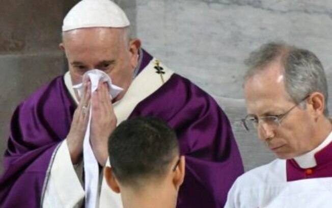 Doente, Papa Francisco cancela compromissos públicos pelo 3º dia consecutivo