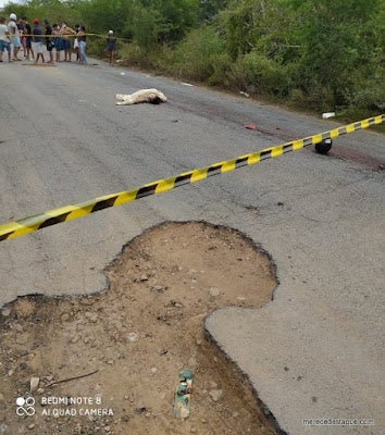 Na PE-160, péssima condição da pista causa morte