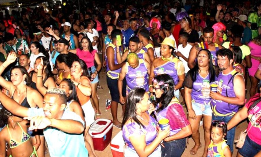 Animação e irreverência marca 2° dia de Carnaval na Prainha de Petrolândia [Fotos e Vídeo]