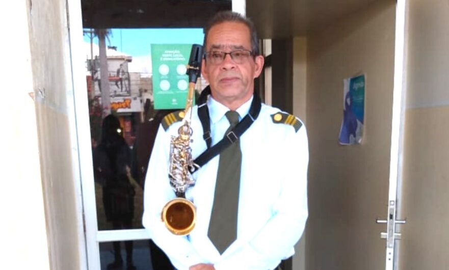 Petrolândia: Secretária de Cultura Maria Helena, parabeniza o músico Cícero Costa pelo seu aniversário