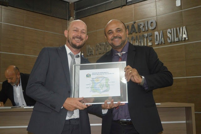 Empresário Antonio Lewi da Churrascaria do Gaúcho recebe Título de Cidadão de Petrolândia