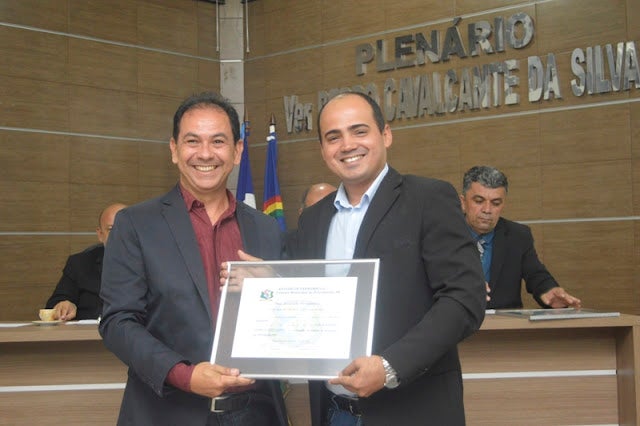 Cirurgião-Dentista “Lourinaldo Gonçalves Lopes” recebe Título de Cidadão de Petrolândia