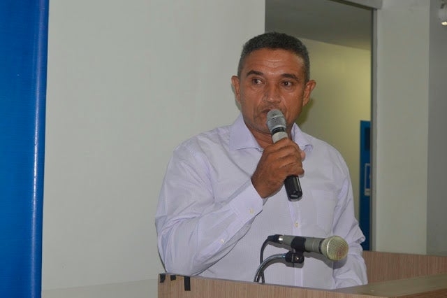 “As agrovilas tão um caos! “, diz Vereador Zé Pezão em discurso no Plenário da Câmara, sobre abastecimento de água na zona rural de Petrolândia [Vídeo]