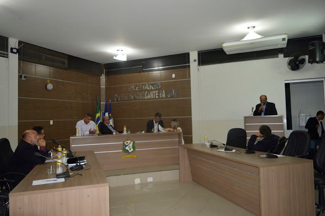 Resumo da Sessão Ordinária realizada com os Vereadores no Plenário da Câmara Municipal de Petrolândia [Fotos e Vídeo]