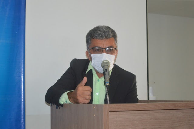 Petrolândia: Em discurso na Câmara, Vereador ‘Evaldo Nascimento’ agradece aprovação dos projetos de sua autoria que tratam da redução da jornada de trabalho para os servidores que possuem filhos ou que são responsáveis por pessoa(s) com deficiência(s), e do convênios com clínicas médicas, visando a implantação de um programa de assistência ambulatorial, urgências, emergências, cirurgias e exames de imagem para a população carente do município [Vídeo]