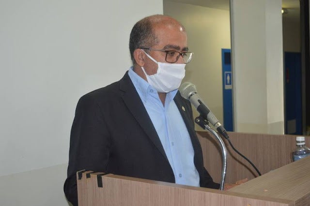 Petrolândia: “Eu vejo muitos querendo crescer, querendo se prevalecer nas custas da população”, disparou Vereador Joilton durante Sessão, a respeito de assinatura de um termo de compromisso que pedia a doação de 50% do salário dos vereadores [Vídeo]