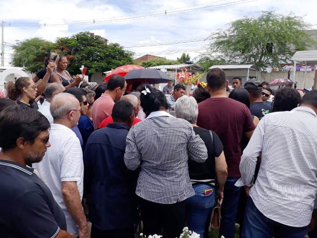 Gonzaga Patriota se emociona no enterro do irmão
