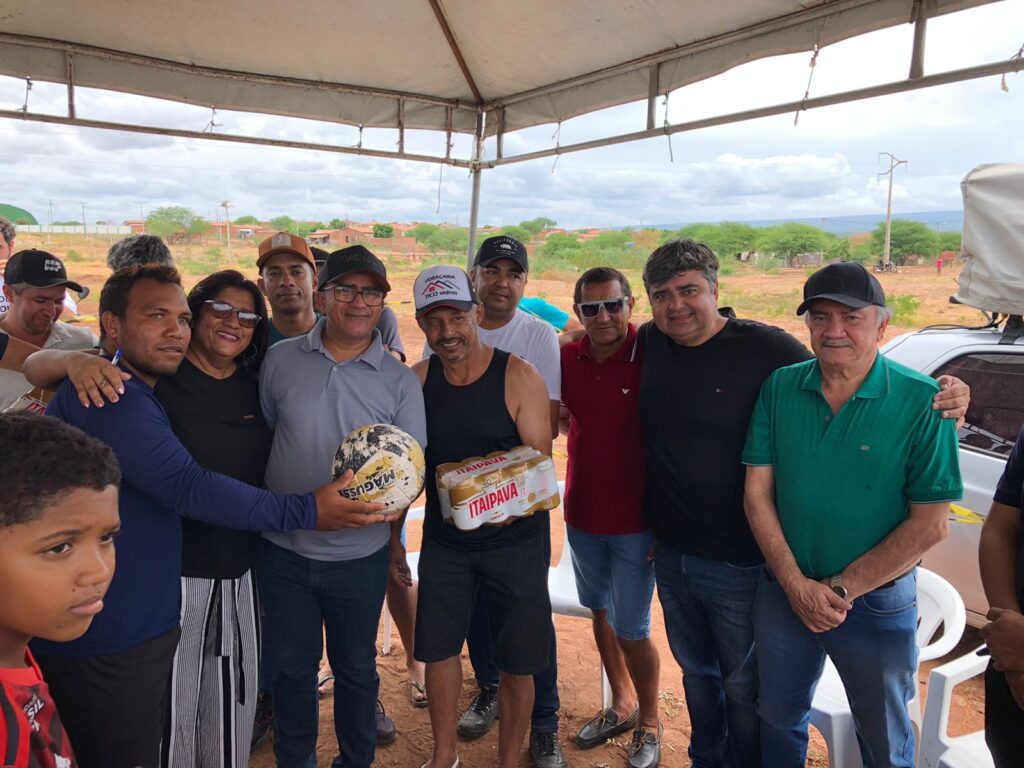 Petrolândia: Prefeito e Vice realizam 1° Torneio de Futebol e inauguram campo no Bairro Novo Horizonte [Fotos e Vídeo]