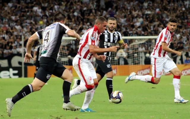 Náutico vence o Ceará no Castelão e vai à semi do Nordestão após 17 anos