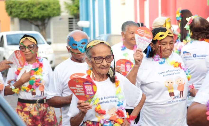 Tacaratu: Carnaval do Grupo de Idosos “Viver Bem na Melhor Idade”