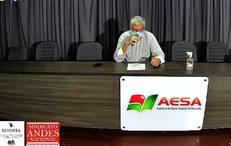Candidato Wellington da LW, de Arcoverde, foge de debate com professores e servidores da AESA