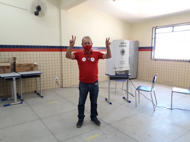 Eleições 2020: Candidato a prefeito de Petrolândia ‘Dr. João’ vota na manhã deste domingo (15)