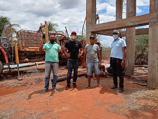 Comunidade em festa: Prefeito de Tacaratu aprofunda poço na agrovila I do Assentamento Antônio Conselheiro II [Vídeo]