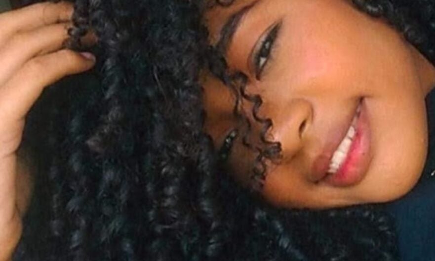Petrolândia: Aniversariante do dia, Maria Eduarda comemora seu aniversário de 15 anos e recebe felicitações de familiares e amigos
