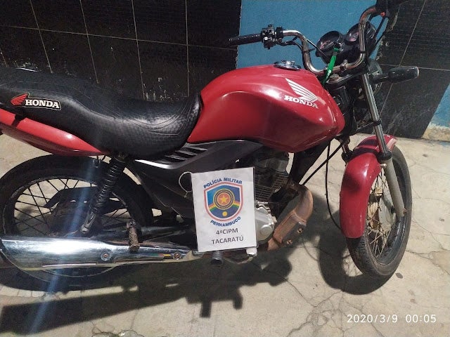 PM apreende motocicleta com numeração do chassi suprimido, no Distrito de Caraibeiras, em Tacaratu (PE)