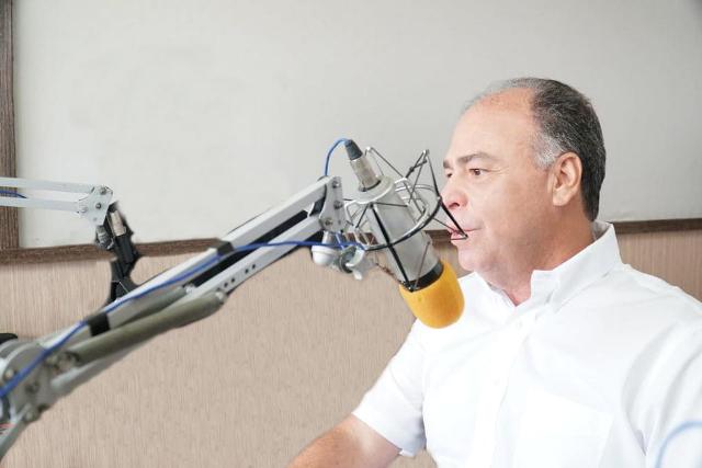 Governo federal já liberou R$ 10 bilhões para estados e municípios enfrentarem pandemia, diz líder