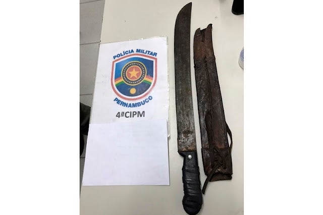 PM detém dois homens por vias de fato e ameaça com arma branca no Distrito Icó Mandantes, na Zona Rural de Petrolândia, no Sertão de PE