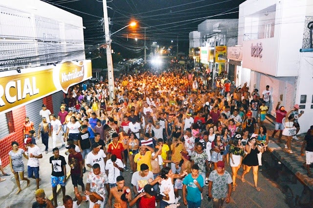 Carnaval 2020: Bloco Gela Guella arrasta multidão em Petrolândia [Fotos e Vídeo]