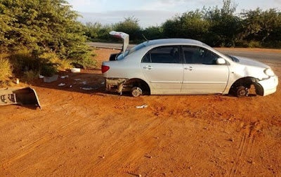 Corolla é encontrado abandonado em Petrolina (PE)