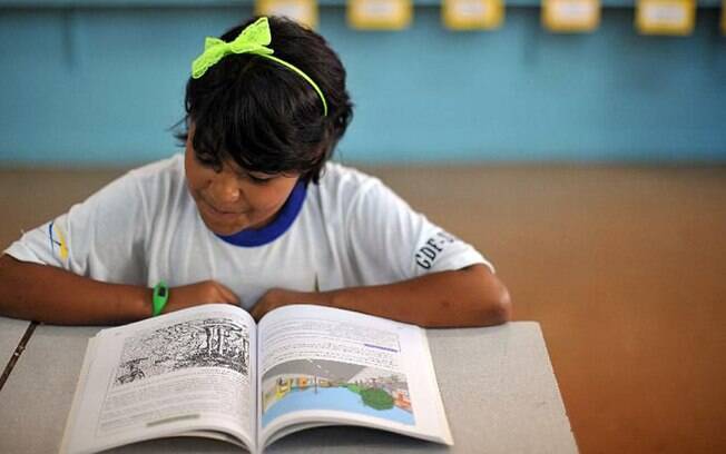 Estados e municípios devem decidir como cumprir calendário escolar