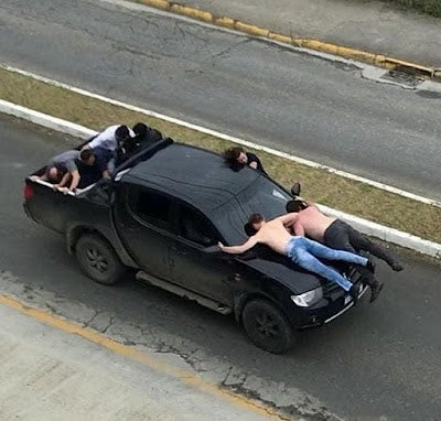 Criminosos usam reféns como escudo em assalto a bancos em Santa Catarina