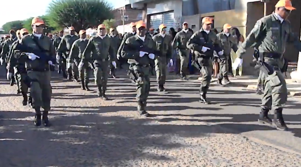 Policiais Militares da 4ª CIPM/Petrolândia dão brilho especial no Desfile Cívico de 7 de Setembro [Fotos e Vídeo]