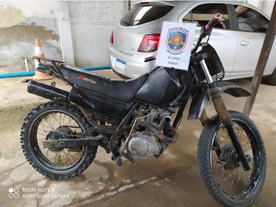 PM detém homem por desobediência e com motocicleta adulterada, em Inajá (PE)
