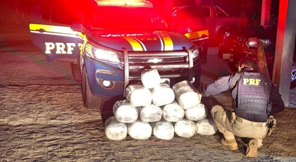 Motoristas de aplicativo são detidos com 65 kg de maconha em Gravatá