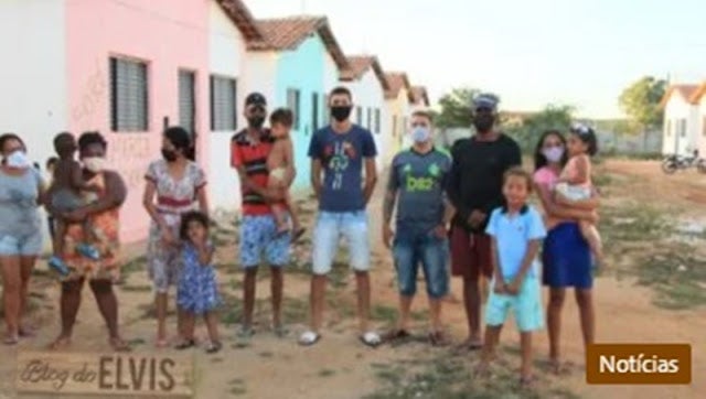 Famílias ocupam “Casas do Governo” e pedem auxilio moradia em Floresta, PE