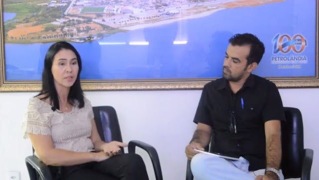“Nunca pensei que iria consegui fazer, aquilo que agente tá conseguindo fazer hoje”, declara a prefeita de Petrolândia Jane, sobre análise de seu governo, durante entrevista ao blog [Parte-1]