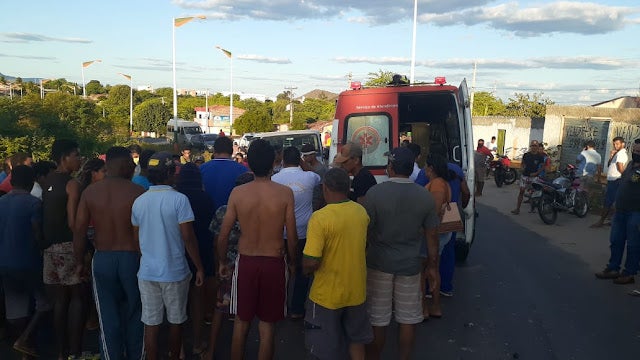 Motociclista sofre acidente na PE-375, entre o Distrito de Caraibeiras e Tacaratu, no Sertão de PE [Fotos]