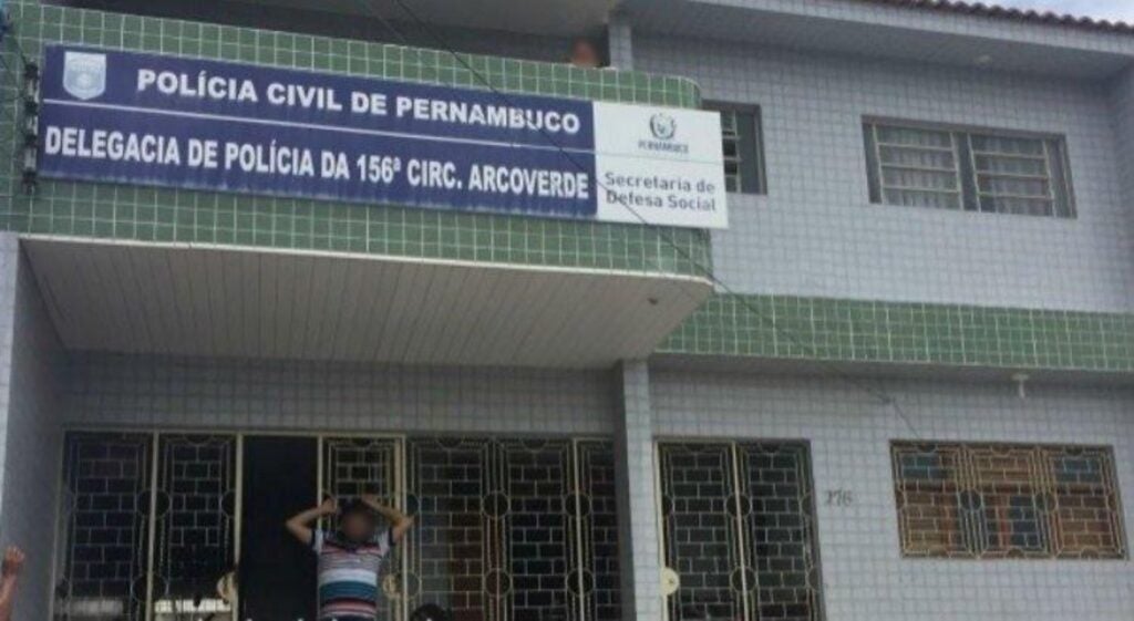 Pais suspeitos de espancar e matar criança começam a ser julgados em Arcoverde