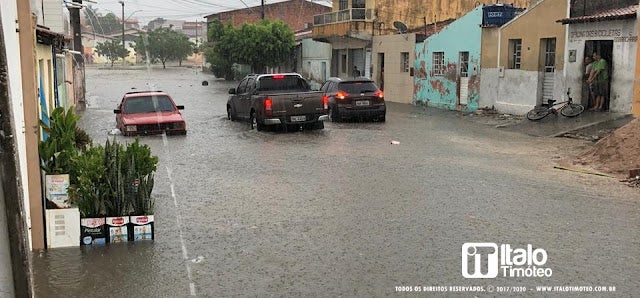 Chuvas registradas nesta segunda-feira, 3, causam transtornos em Delmiro Gouveia, AL