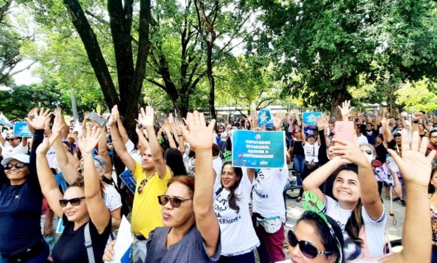 Auxiliares e Técnicos de Enfermagem e Enfermeiros de Pernambuco deflagraram estado de greve