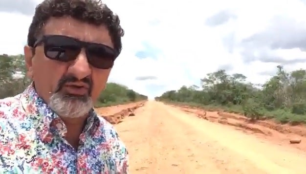 Comerciante Jadilson Ferraz faz apelo ao presidente Jair Bolsonaro para que trecho da BR-110 (Reta do Mirim), entre Petrolândia e Ibimirim  seja asfaltado [Vídeo]